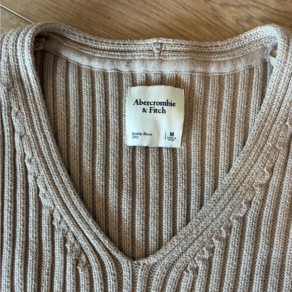 Abercrombie & Fitch V-Neck Ribbed Boxy Crop Sweater in Taupe Womens Medium - Picture 2 of 7